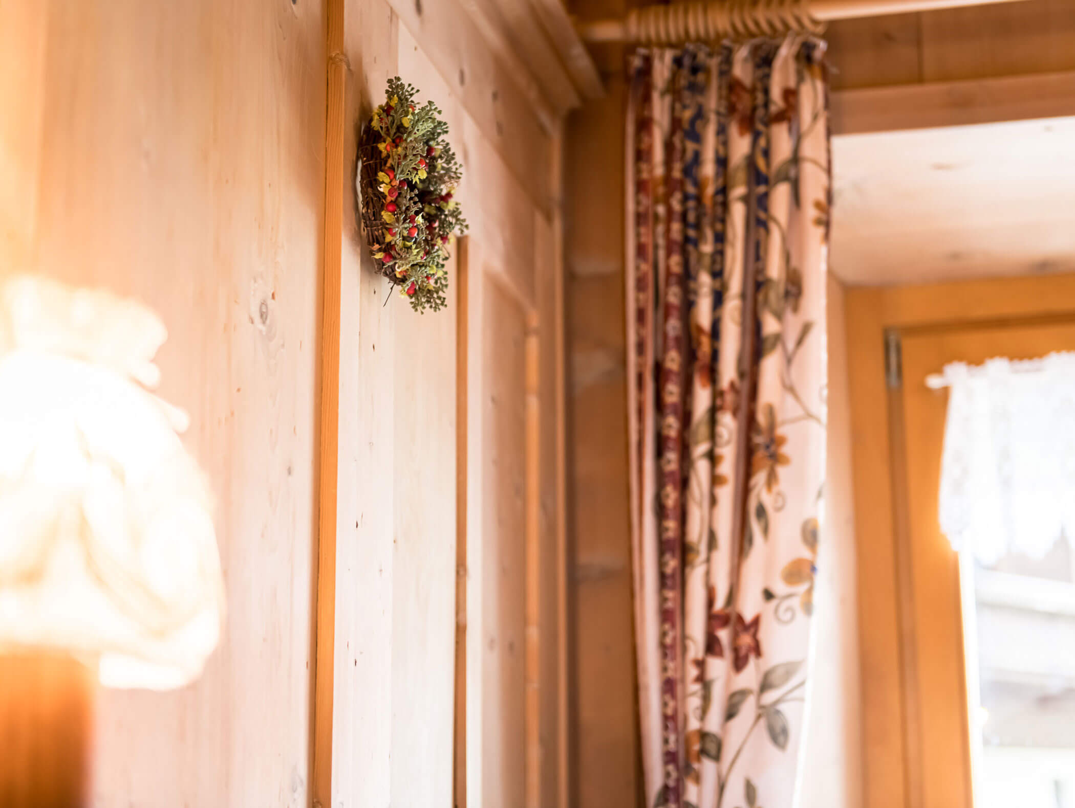 Decorazione su una parete di legno - Pensione Oberwirt