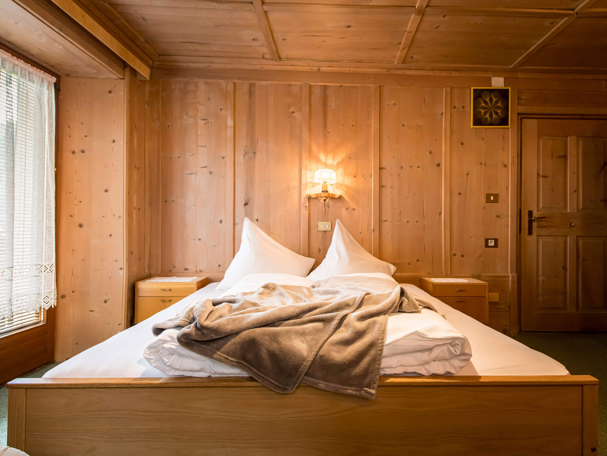 Camera doppia con letto matrimoniale e accogliente coperta - Pensione Oberwirt