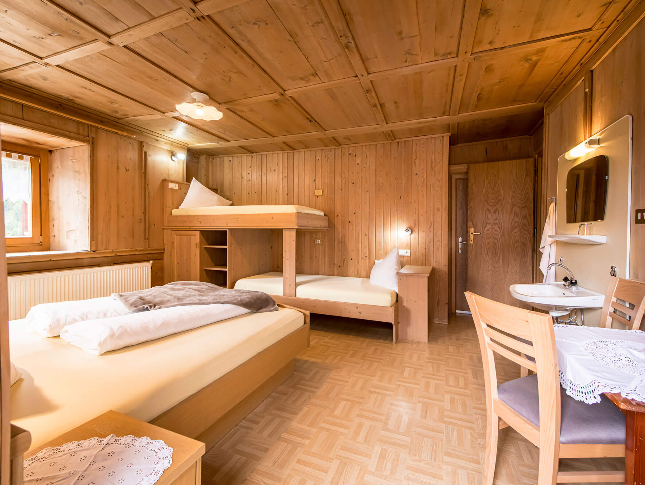 Camera a più letti con letto matrimoniale e letto a castello - Pensione Oberwirt